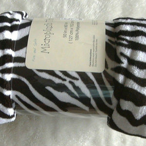 Plush Black & White Zebra Print Fleece Throw New